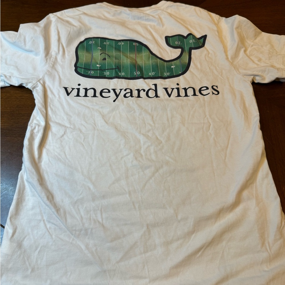 Vineyard Vines White T-Shirt with Football Field Whale Logo Size XS